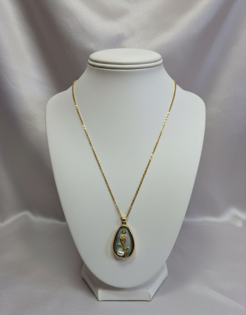 Rose Dewdrop Locket