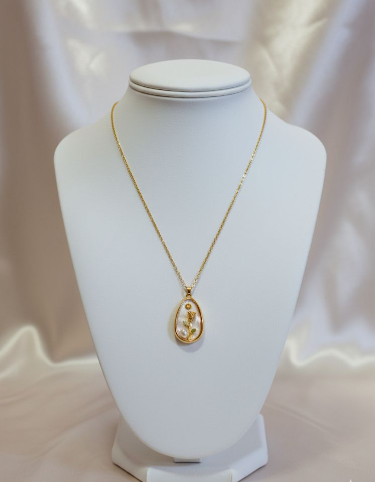 Rose Dewdrop Locket