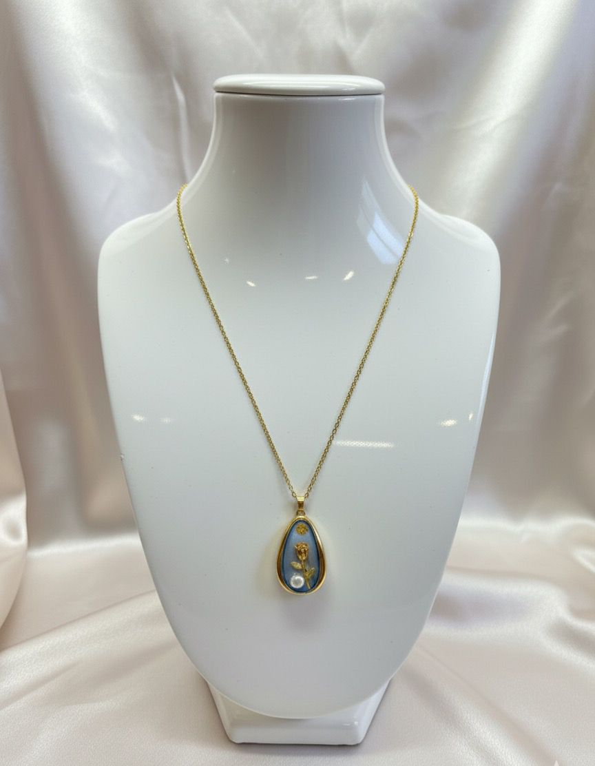Rose Dewdrop Locket